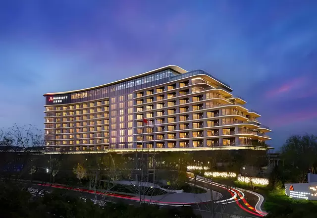 &Eacute;clairage de fa&ccedil;ade pour h&ocirc;tel haut de gamme
