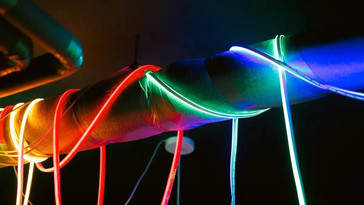 N&eacute;on LED flexible &agrave; pliage 3D&nbsp;: guide ultime pour l'architecture incurv&eacute;e